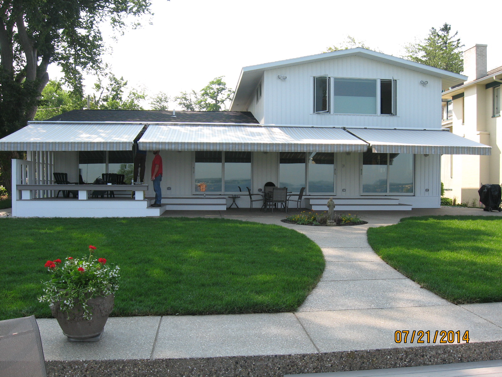 Retractable Deck Awnings 1 Image